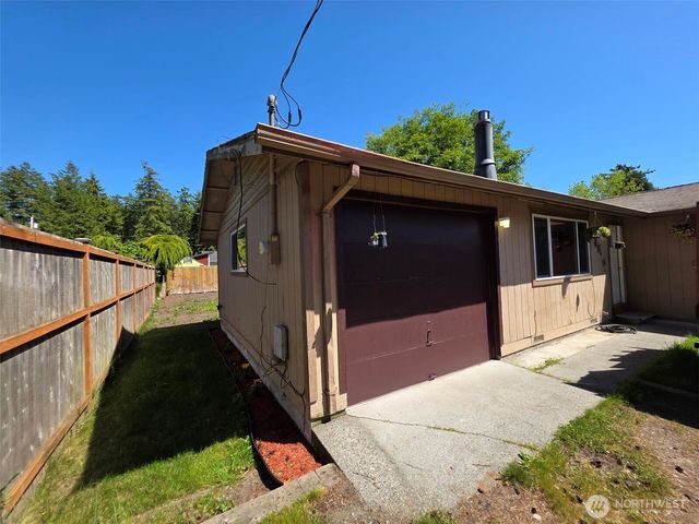 4340 Hamilton Drive, Oak Harbor, WA 98277
