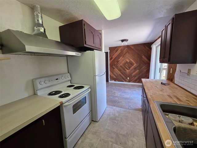 4340 Hamilton Drive, Oak Harbor, WA 98277