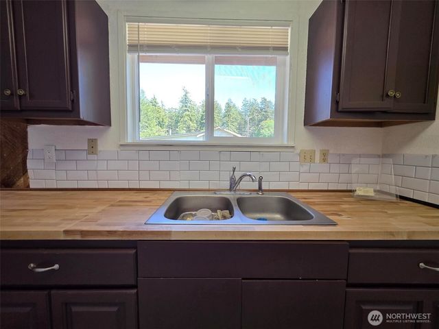 4340 Hamilton Drive, Oak Harbor, WA 98277
