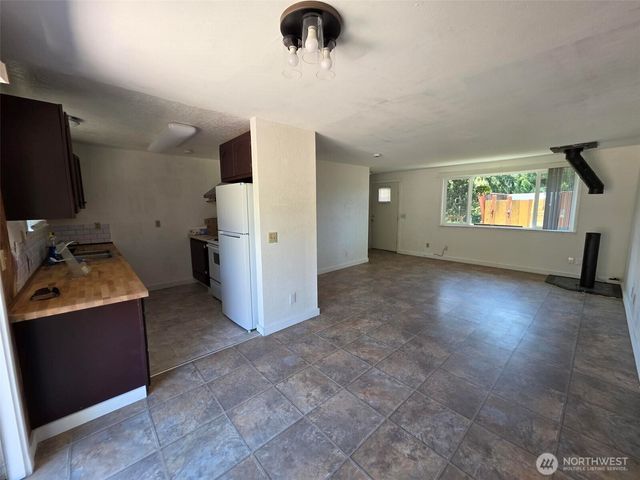 4340 Hamilton Drive, Oak Harbor, WA 98277