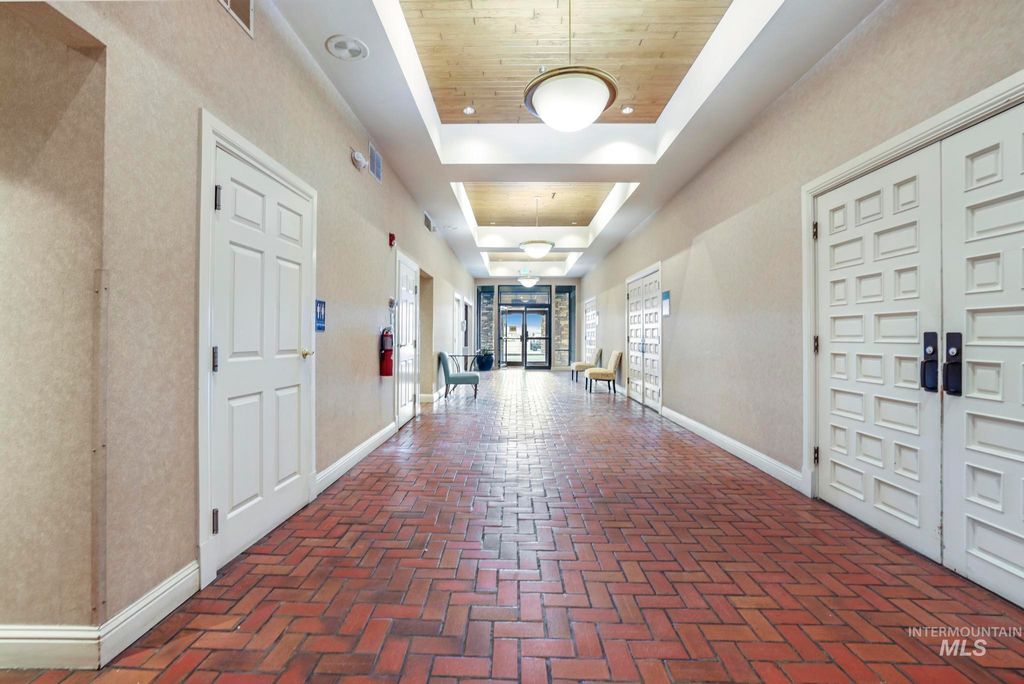 1351 Blue Lakes Blvd 105, Twin Falls, ID 83301 photo 11