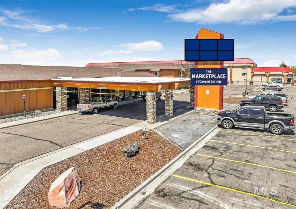 1351 Blue Lakes Blvd 105, Twin Falls, ID 83301 photo 2