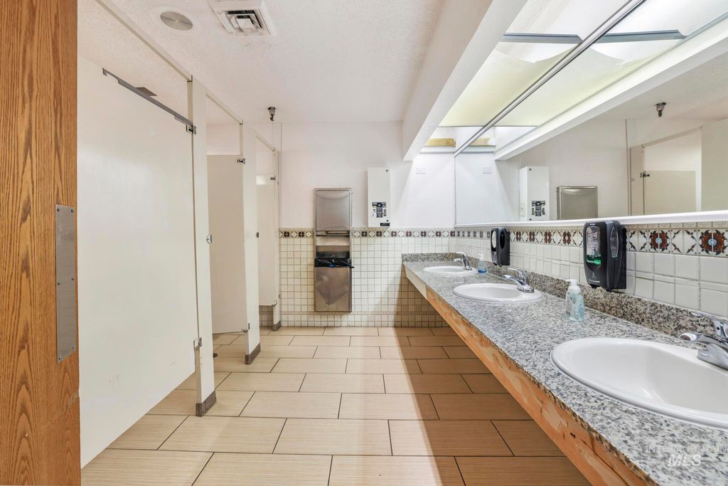 1351 Blue Lakes Blvd 105, Twin Falls, ID 83301 photo 7