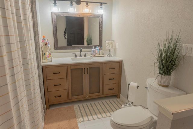 3937 W Heatheridge DRIVE, Franklin, WI 53132