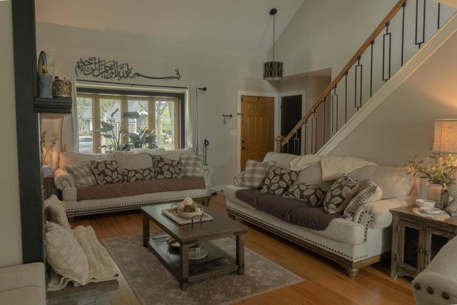 3937 W Heatheridge DRIVE, Franklin, WI 53132