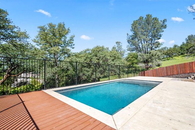 6439 Caddie Ct, Auburn, CA 95602