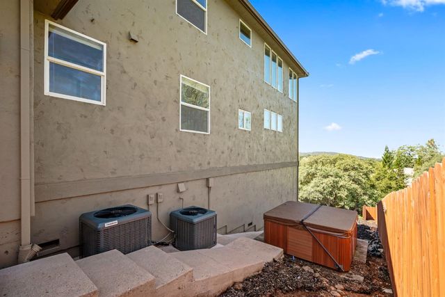 6439 Caddie Ct, Auburn, CA 95602
