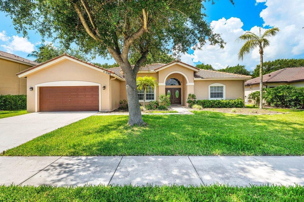 13302 Edgewater Circle, Wellington, FL 33414