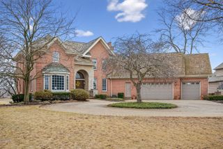 320 Boulder Drive, Lake In The Hills, IL 60156