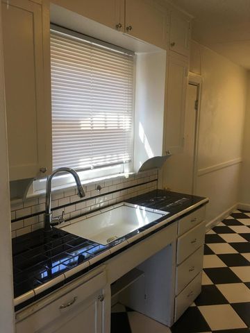1236 E Monte Vista Road, Phoenix, AZ 85006
