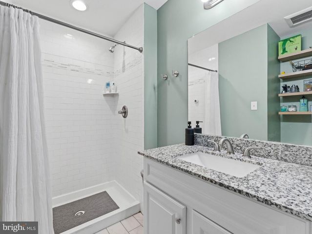 391 BARTON RUN BLVD, Marlton, NJ 08053