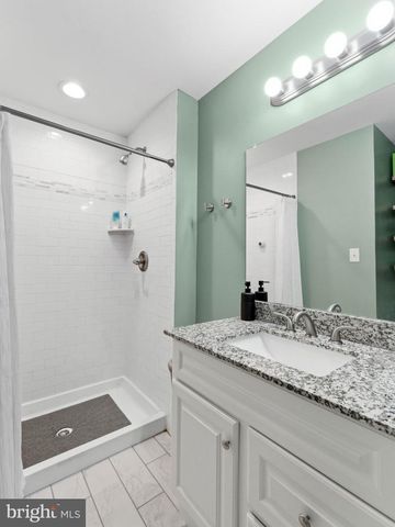 391 BARTON RUN BLVD, Marlton, NJ 08053