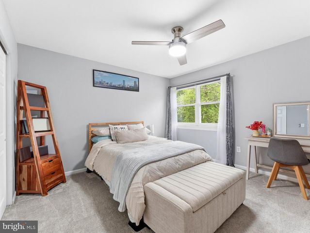391 BARTON RUN BLVD, Marlton, NJ 08053