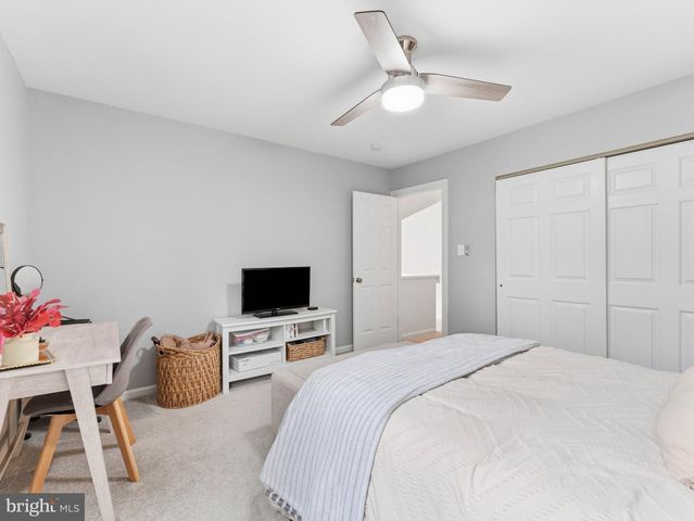 391 BARTON RUN BLVD, Marlton, NJ 08053