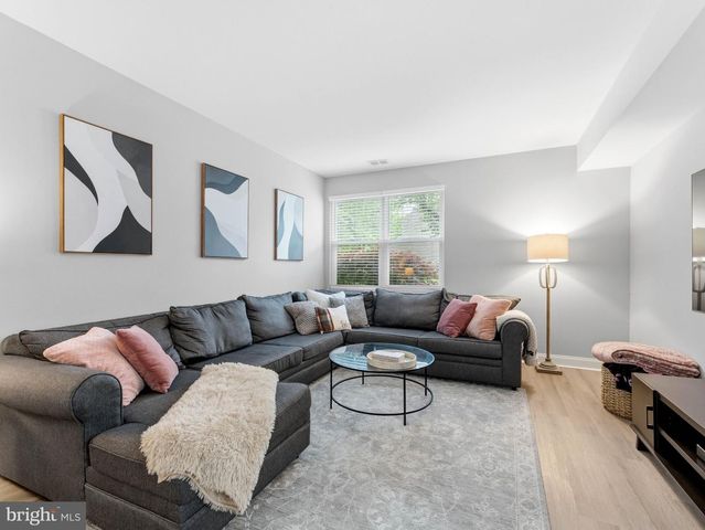 391 BARTON RUN BLVD, Marlton, NJ 08053