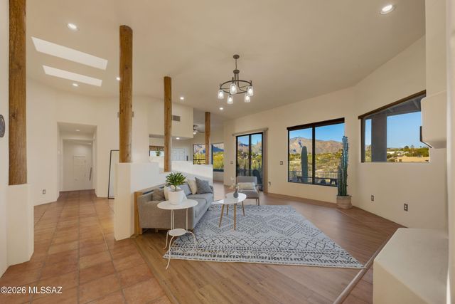 222 E Yvon Drive, Tucson, AZ 85704