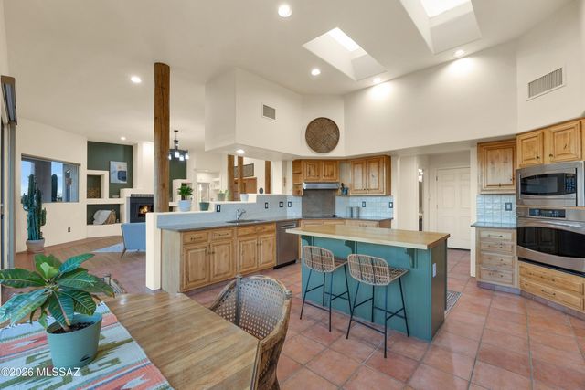 222 E Yvon Drive, Tucson, AZ 85704