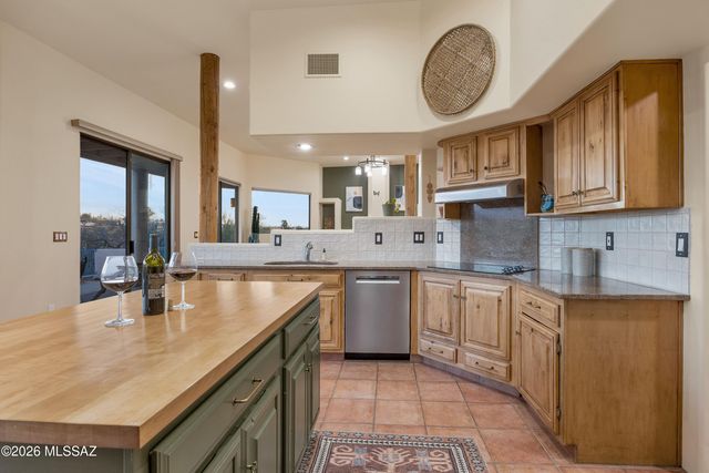 222 E Yvon Drive, Tucson, AZ 85704