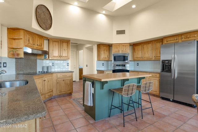 222 E Yvon Drive, Tucson, AZ 85704