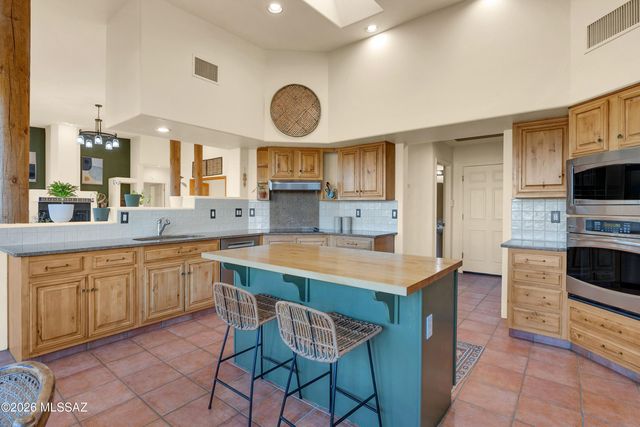 222 E Yvon Drive, Tucson, AZ 85704