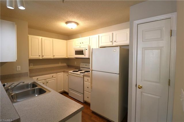 421 Timberline Ridge Court, Winston-salem, NC 27106