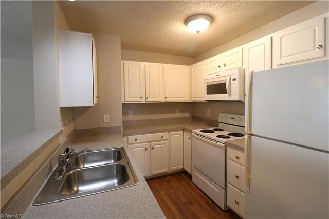 421 Timberline Ridge Court, Winston-salem, NC 27106