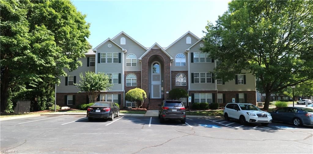 421 Timberline Ridge Court, Winston-salem, NC 27106