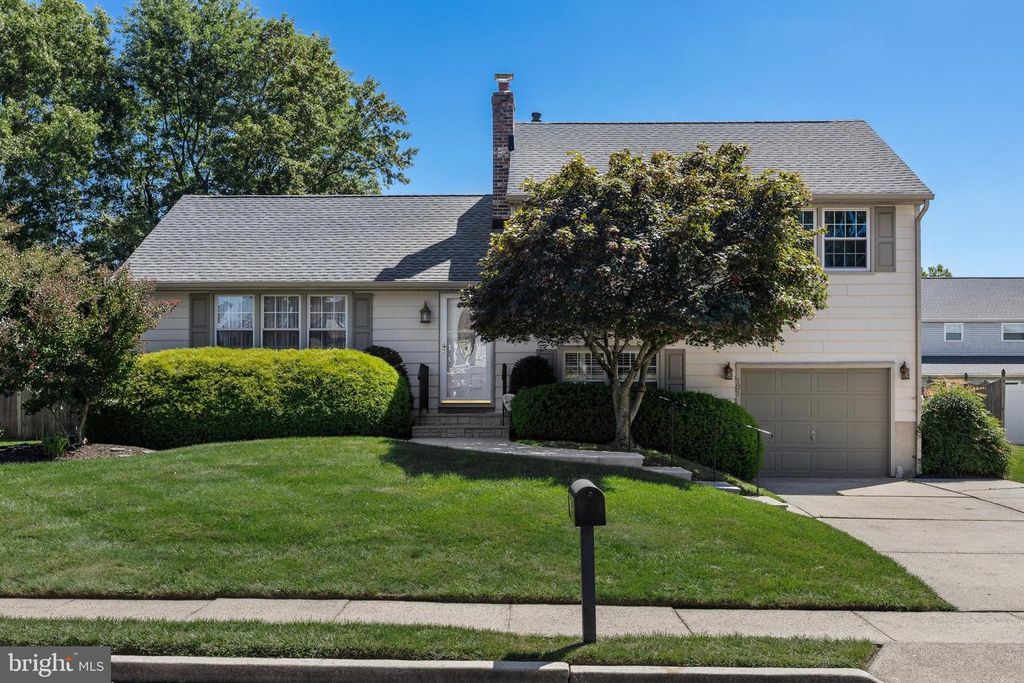 121 DORADO DR, Delran, NJ 08075