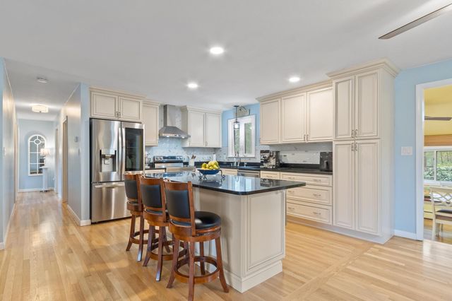 3 Westgate Road, Derry, NH 03038