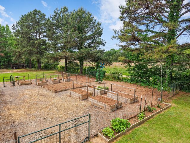 2976 CR 217 E, Henderson, TX 75652