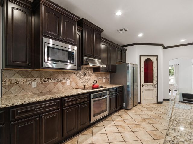2976 CR 217 E, Henderson, TX 75652