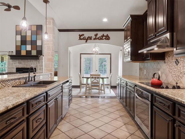 2976 CR 217 E, Henderson, TX 75652