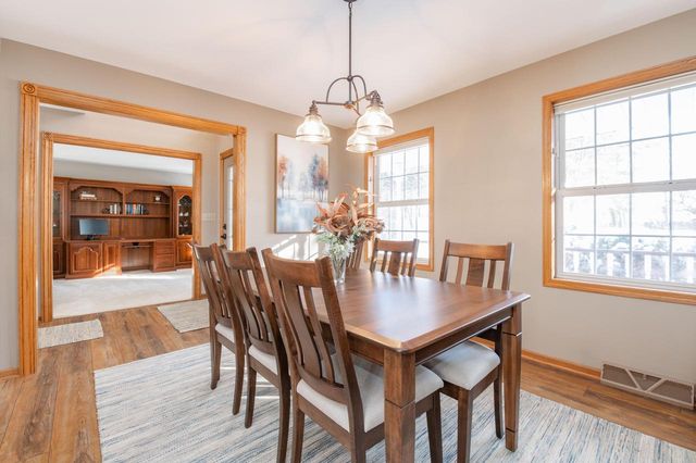 1815 Bark River DRIVE, Hartland, WI 53029