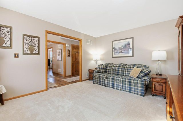 1815 Bark River DRIVE, Hartland, WI 53029