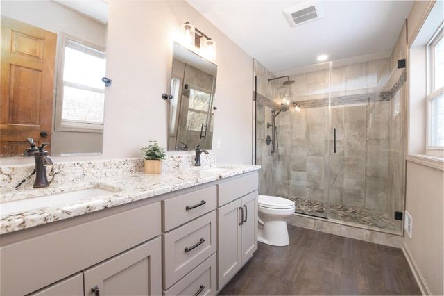 1815 Bark River DRIVE, Hartland, WI 53029