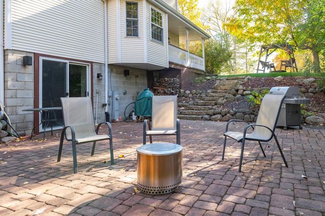 1815 Bark River DRIVE, Hartland, WI 53029