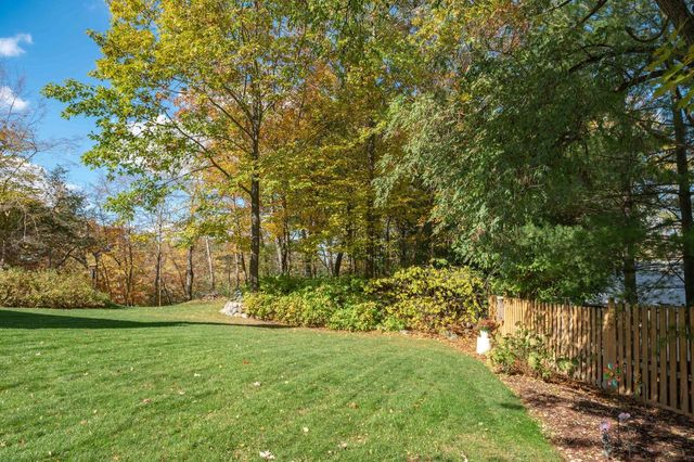 1815 Bark River DRIVE, Hartland, WI 53029