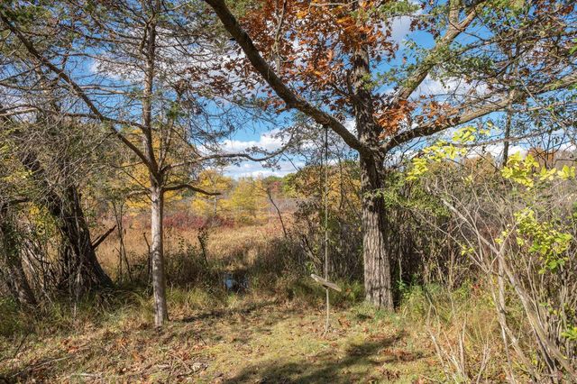 1815 Bark River DRIVE, Hartland, WI 53029