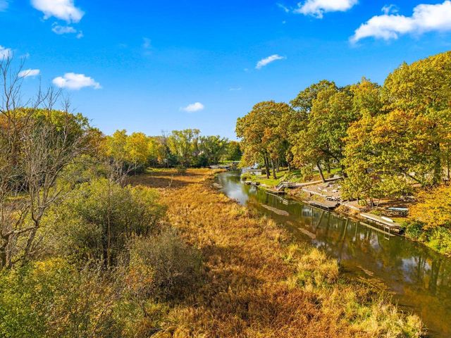 1815 Bark River DRIVE, Hartland, WI 53029