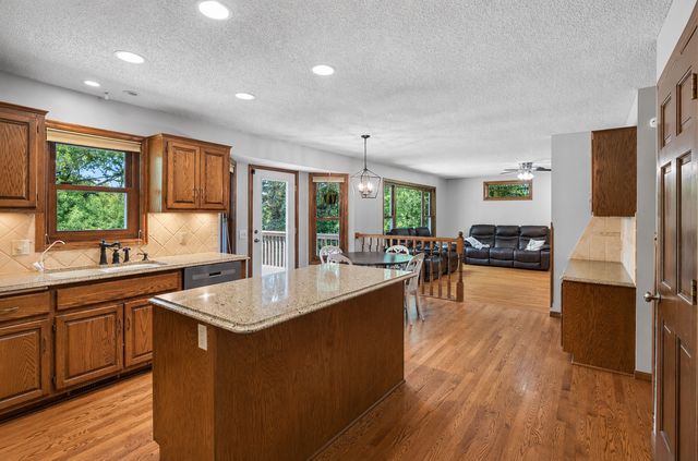 17664 Kettering Trail, Lakeville, MN 55044