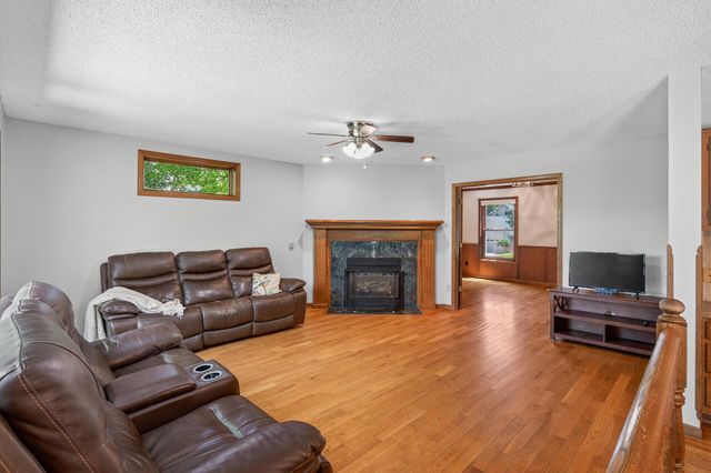 17664 Kettering Trail, Lakeville, MN 55044