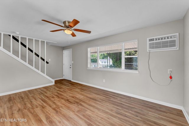 169 Tacoma Rd, Oak Ridge, TN 37830