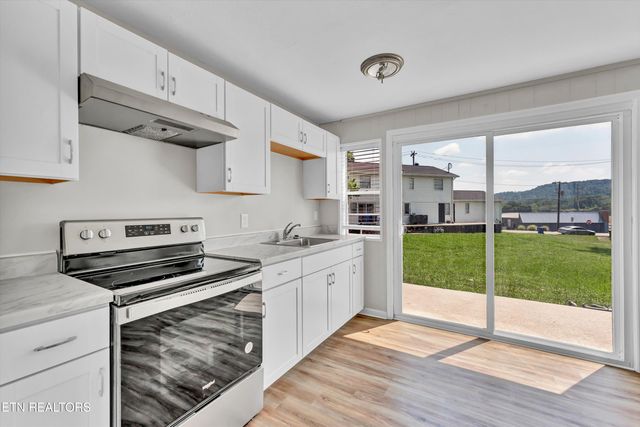 169 Tacoma Rd, Oak Ridge, TN 37830