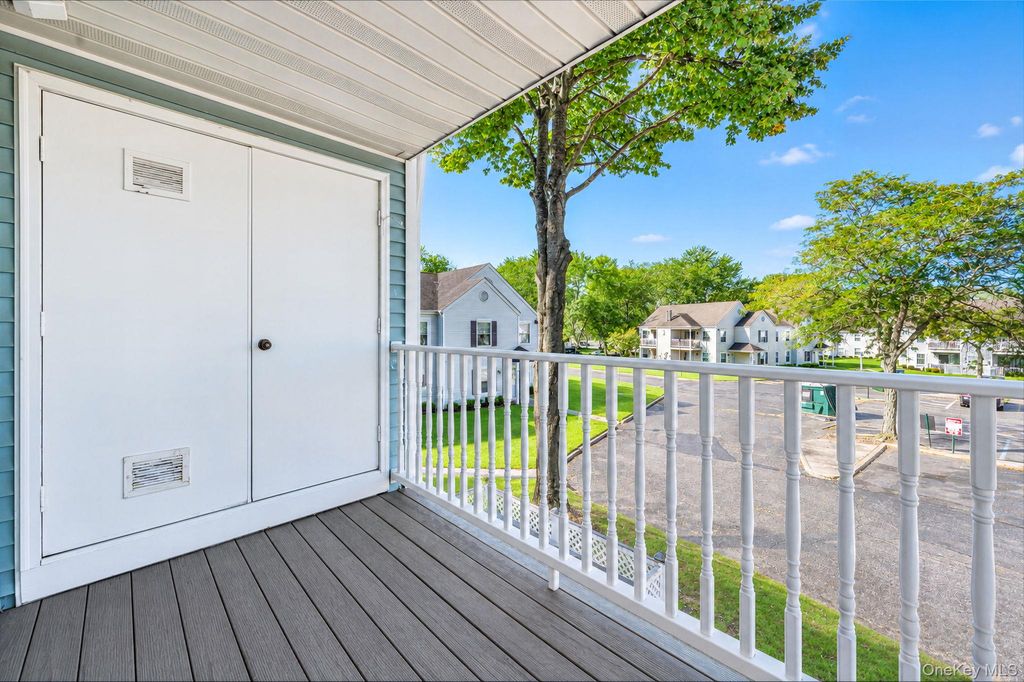 147 Fairview Circle 147, Middle Island, NY 11953 — photo 3