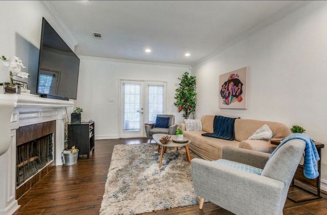 3550 Country Square Drive 109, Carrollton, TX 75006