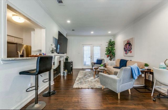 3550 Country Square Drive 109, Carrollton, TX 75006