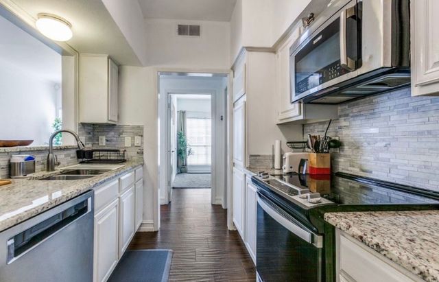 3550 Country Square Drive 109, Carrollton, TX 75006