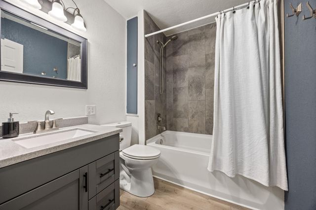 3873 Bellaire Avenue, White Bear Lake, MN 55110