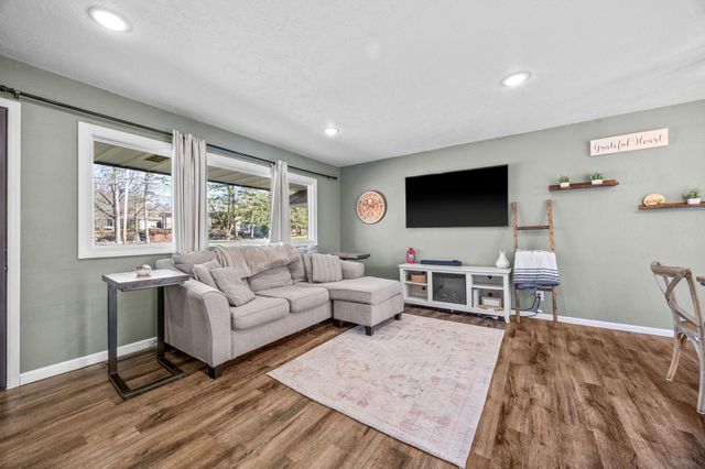 3873 Bellaire Avenue, White Bear Lake, MN 55110