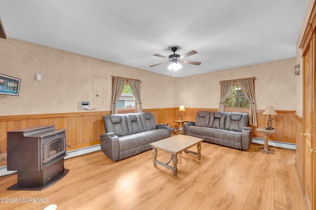 11 Crystal Avenue, New Egypt, NJ 08533